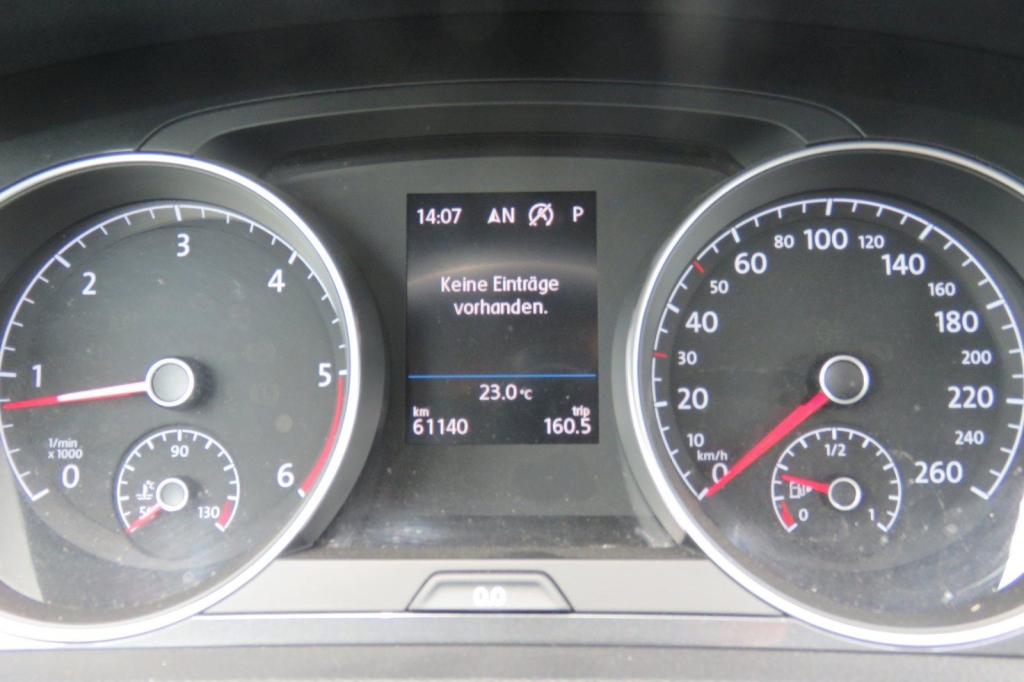 Volkswagen Golf 2018 photo 2