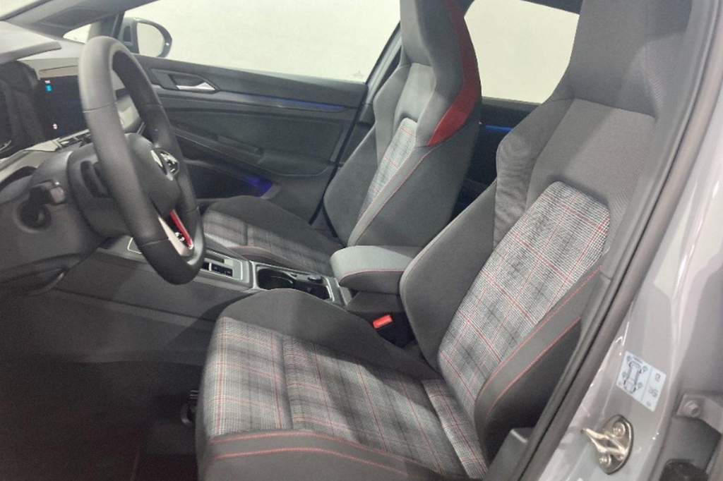 Volkswagen Golf GTI 2021 фото 8