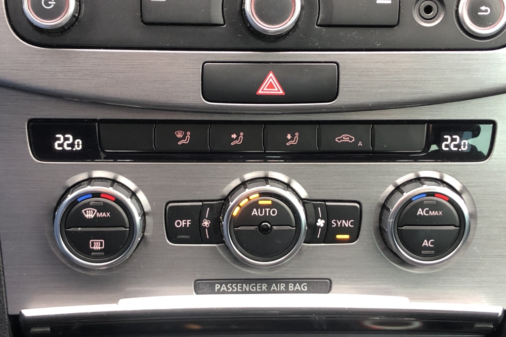 Volkswagen Passat B7 Panorama 2012 фото 14