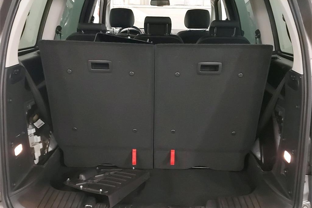 Ford Galaxy 2015 photo 3