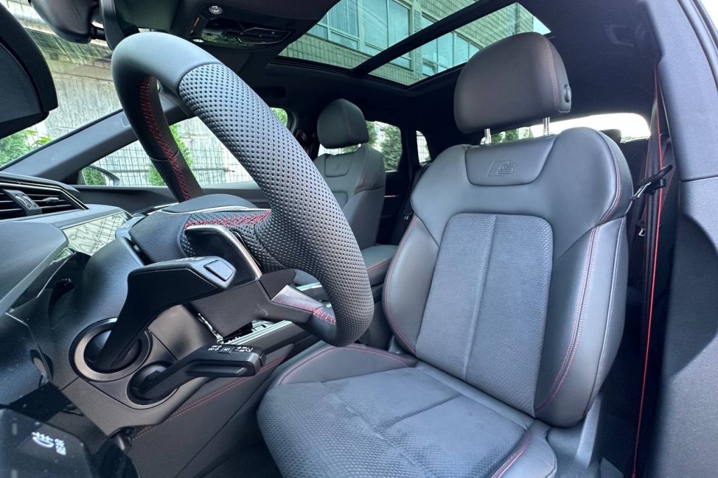 Audi Q8 e-tron 55 114 kWh Quattro S-line 2023 фото 13