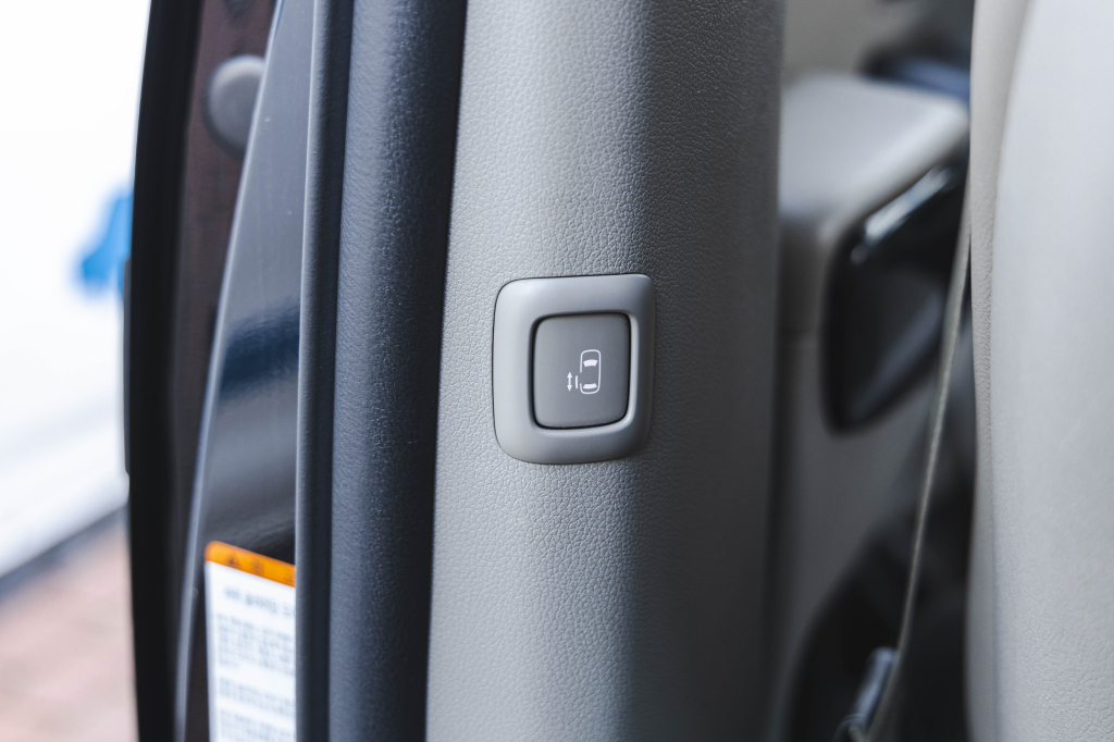 Kia Carnival 2015 фото 34