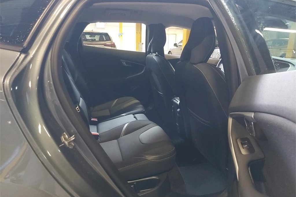 Volvo V40 2016 photo 1