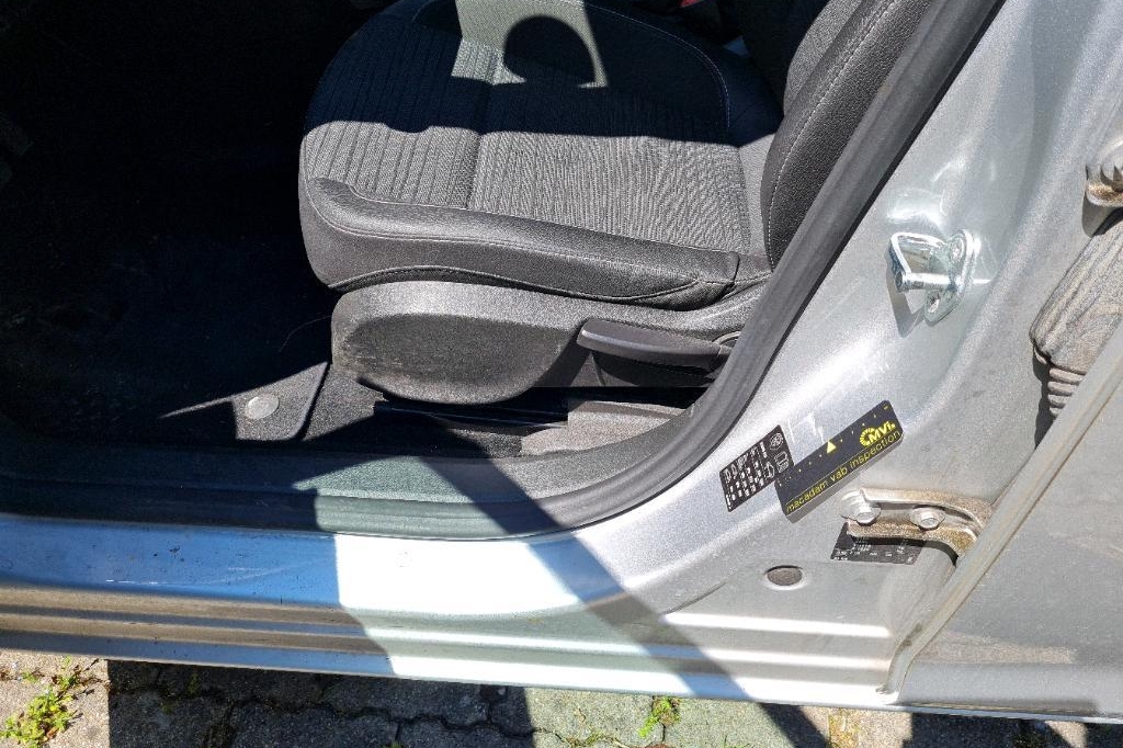 Opel Astra Sports Tourer 2015 photo 19