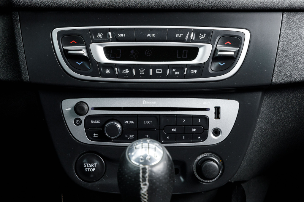 Renault Megane BOSE 2012 фото 16