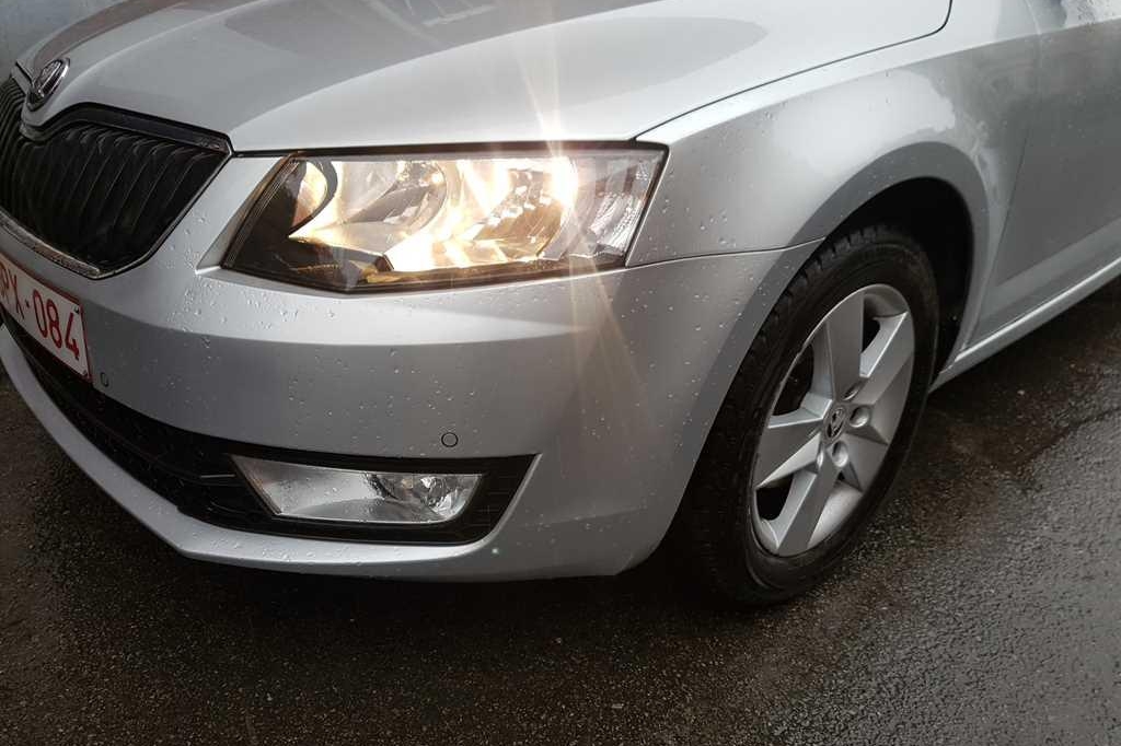 Skoda Octavia Combi 2015 фото 21