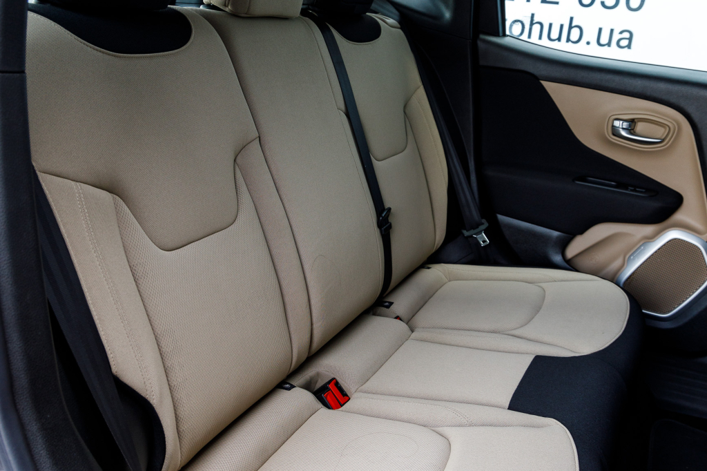 Jeep Renegade Sport 4x4 2015 photo 27