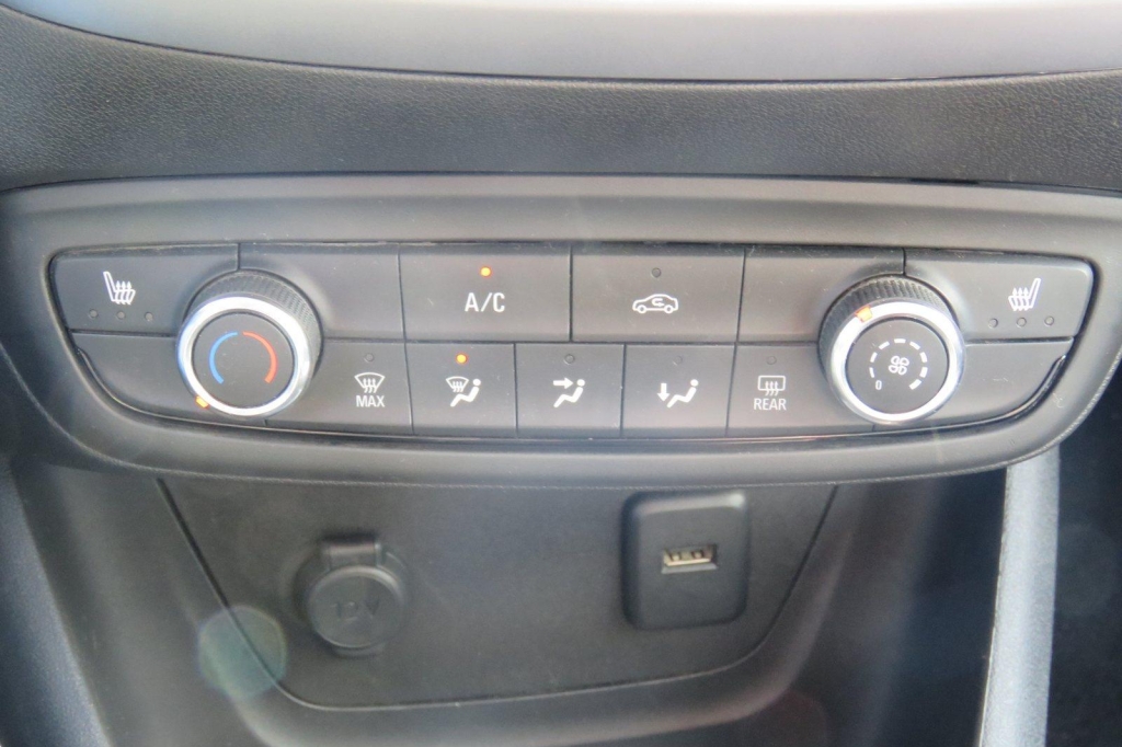 Opel Crossland X 2019 photo 1