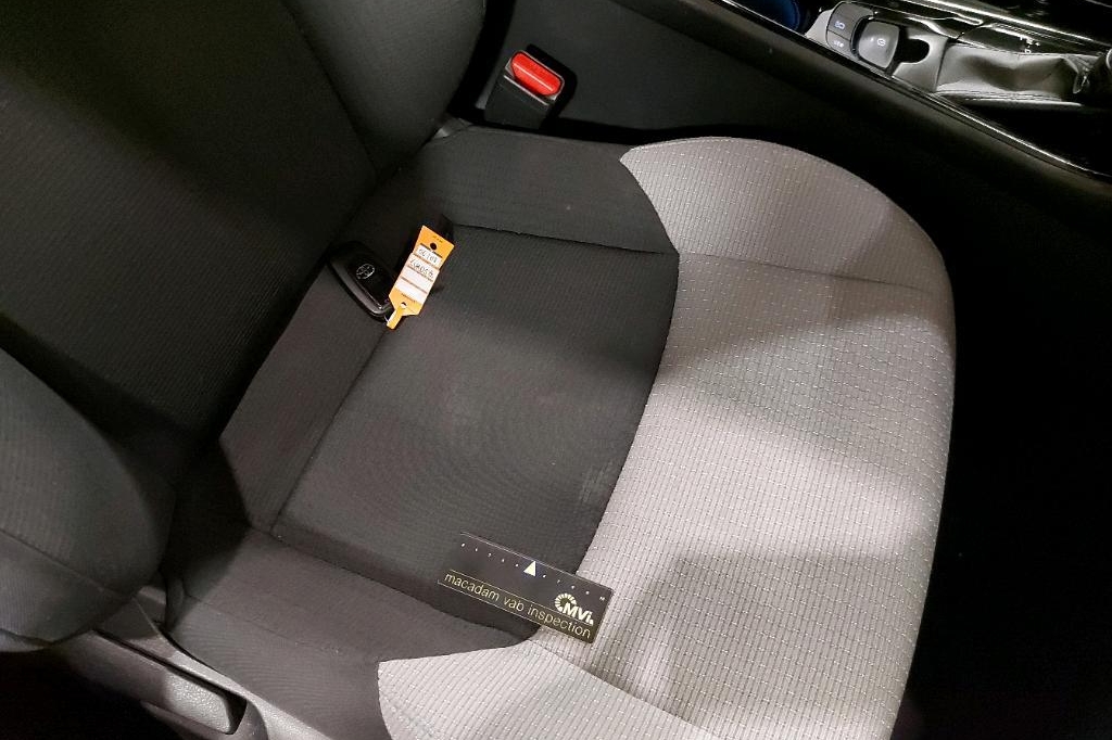 Toyota C-HR 2018 photo 14