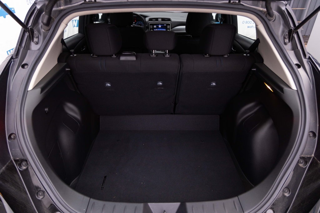 Nissan Leaf 2021 фото 31