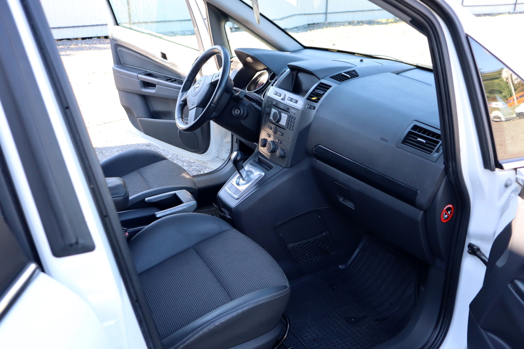 Opel Zafira 2006 фото 23