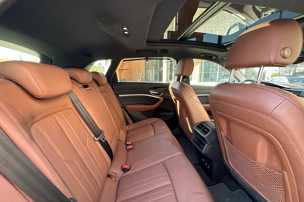 Audi e-tron 55 Quattro 2019 фото 15