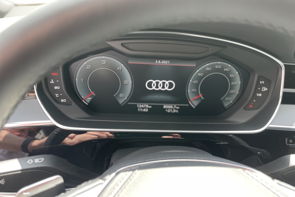 Audi A8 Long Black Stile 2020 фото 11