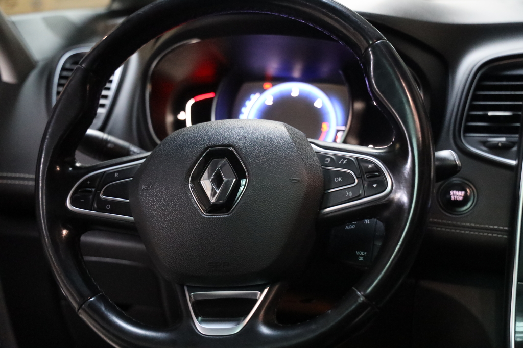 Renault Scenic 2017 фото 20