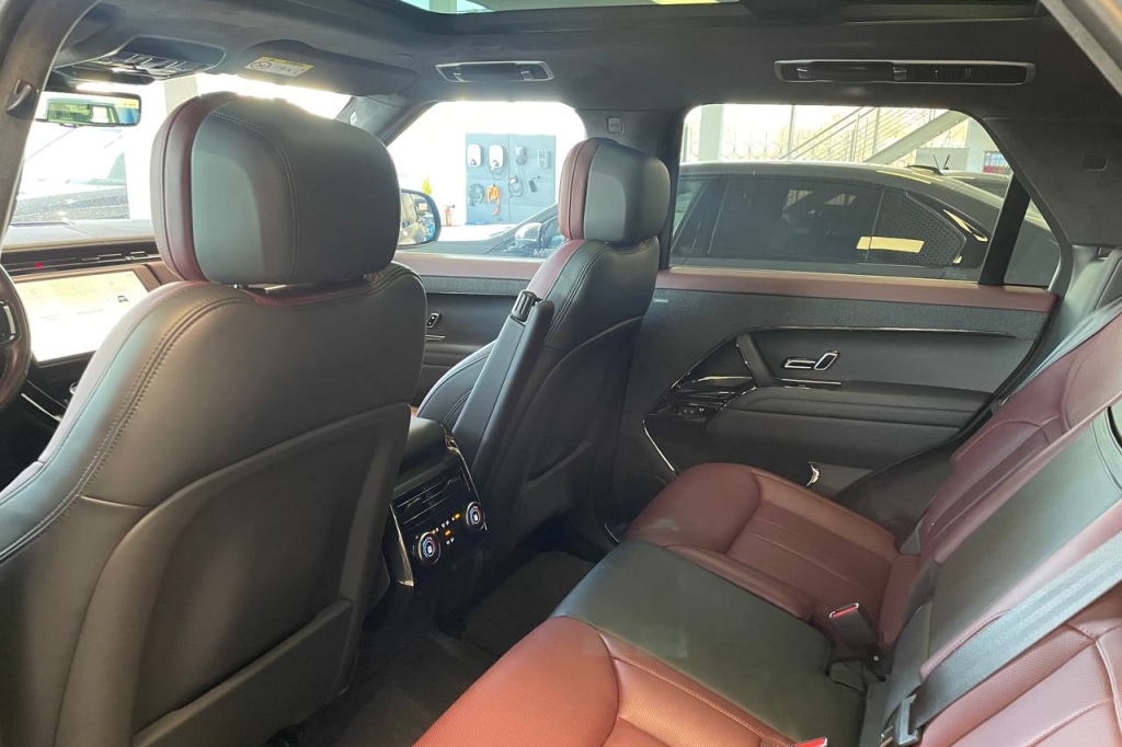 Land Rover Range Rover Sport 2023 photo 9