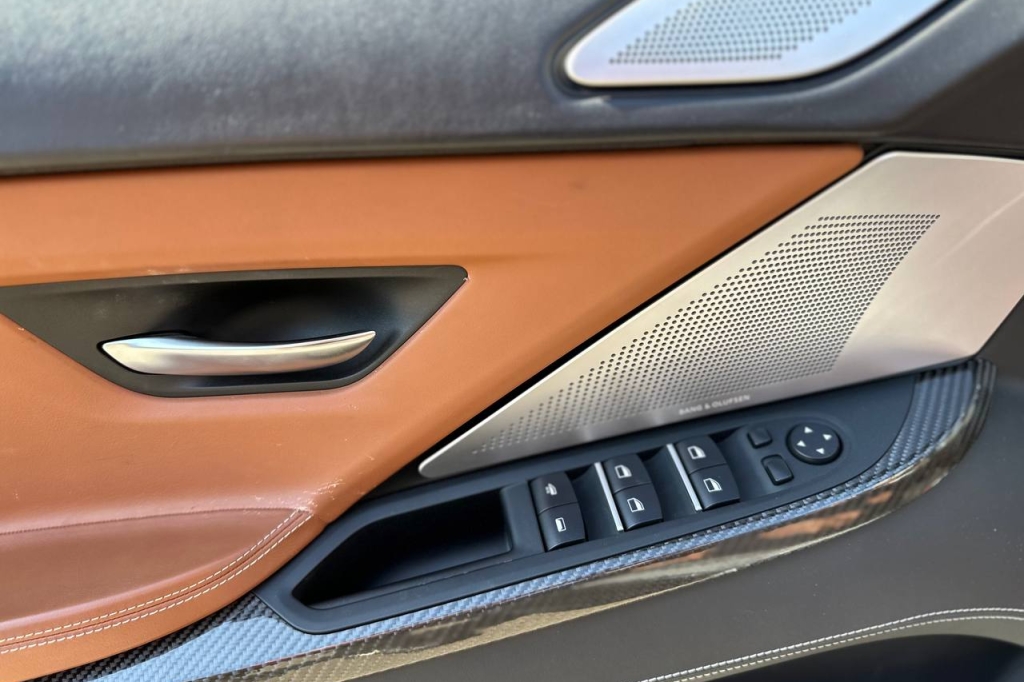 BMW M6 2012 фото 8