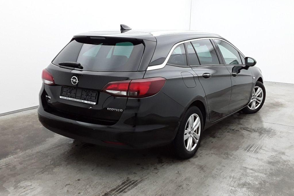 Opel Astra Sports Tourer 2017 фото 4