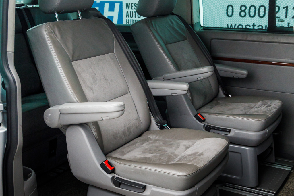 Volkswagen Multivan 2008 photo 24