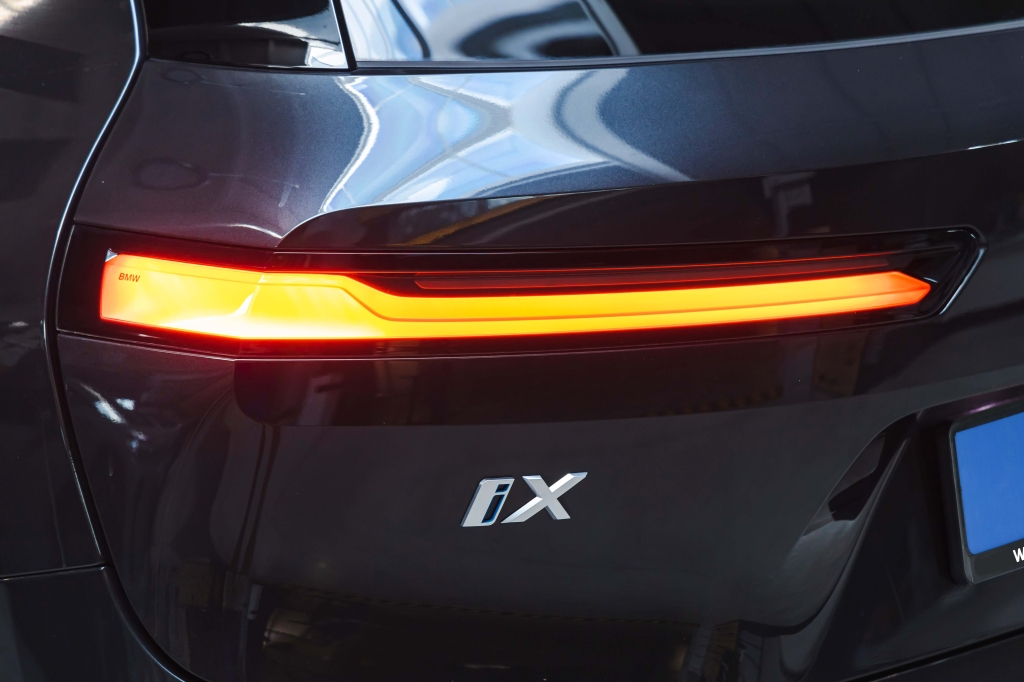 BMW iX xDrive40 2022 фото 12