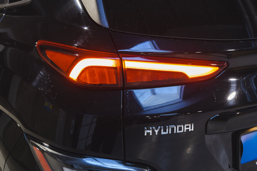 Hyundai Kona Electric 2021 фото 8