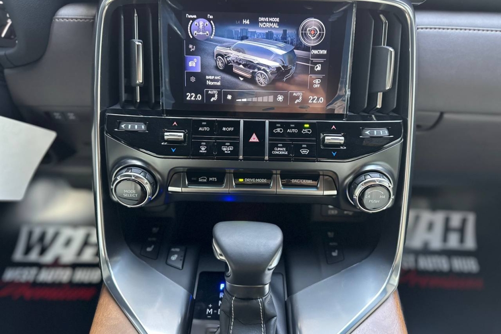 Lexus LX 500d 2022 photo 21