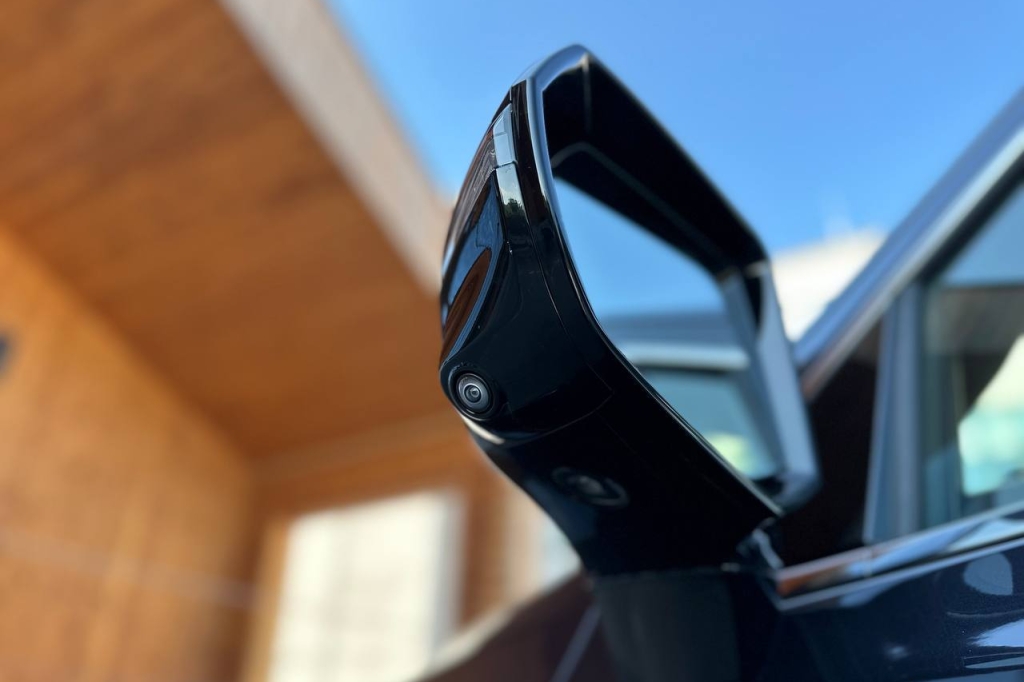 Cadillac Escalade PLATINUM 4WD 2022 фото 8