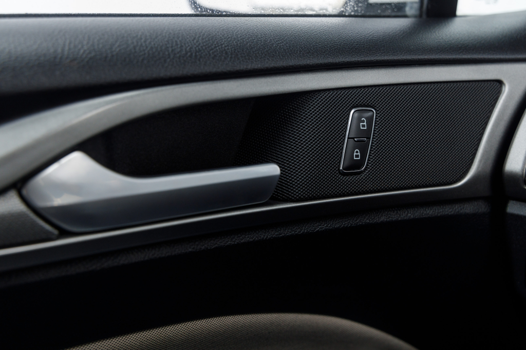 Ford Fusion S 2019 photo 23