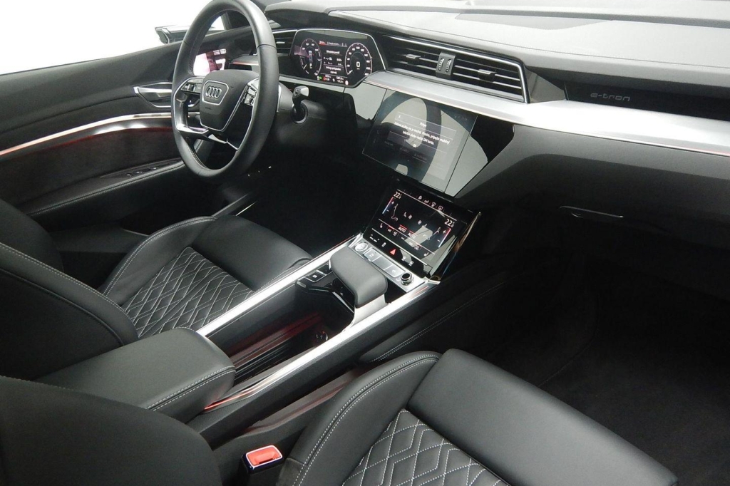 Audi e-tron Sportback 2020 фото 9
