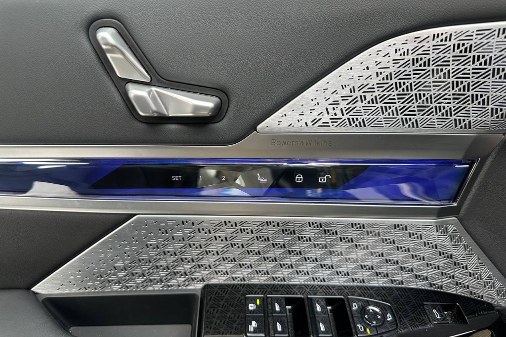 BMW i7 2023 photo 11