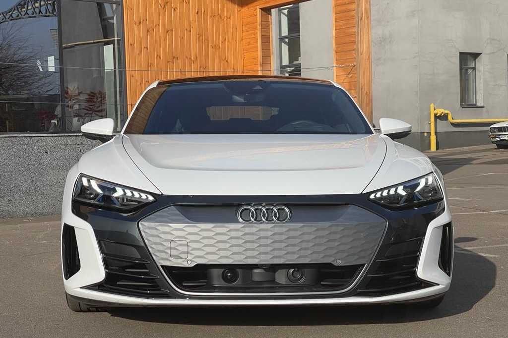 Audi e-tron GT 2021 фото 3
