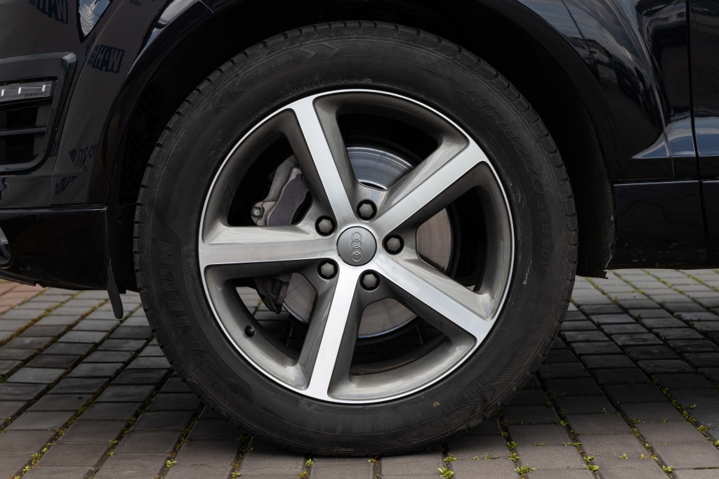 Audi Q7 2015 фото 10