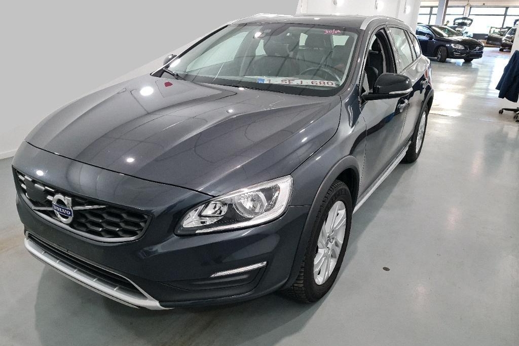 Volvo V60 Cross Country 2017 фото 4