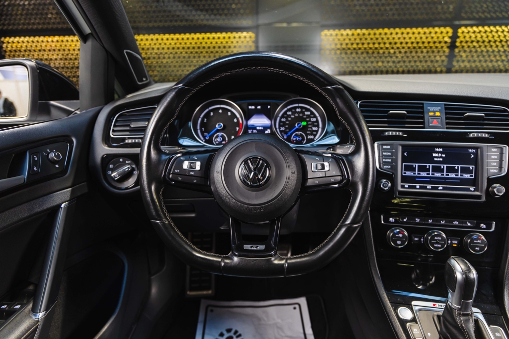 Volkswagen Golf R 2017 photo 24