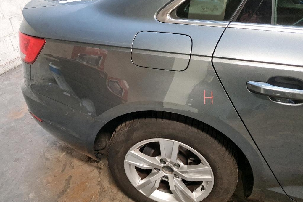 Audi A4 2017 photo 24