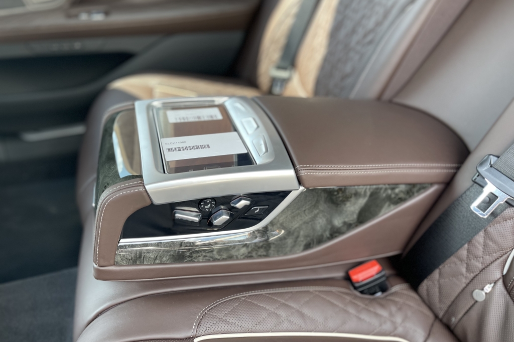 BMW 760 Long XDrive 2021 photo 10