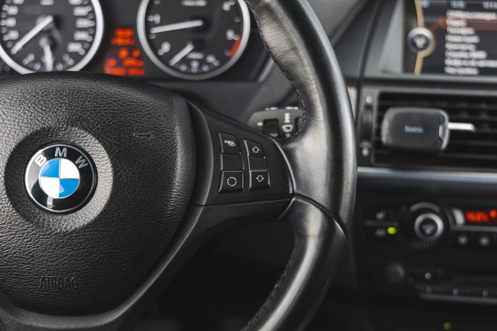BMW X5 2010 фото 22