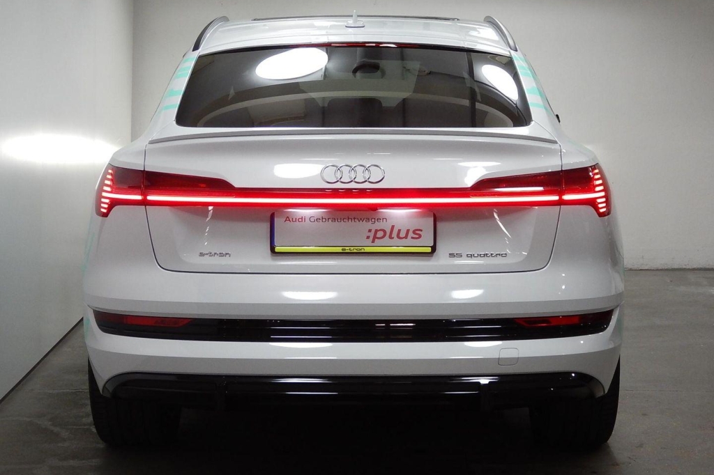 Audi e-tron Sportback 2020 фото 6
