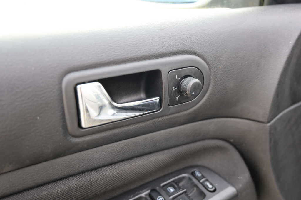 Volkswagen Golf 2001 photo 21