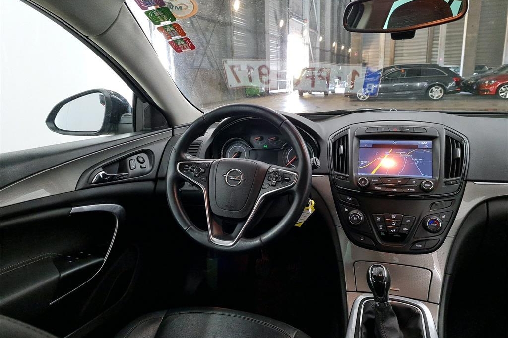 Opel Insignia Sports Tourer 2016 фото 2