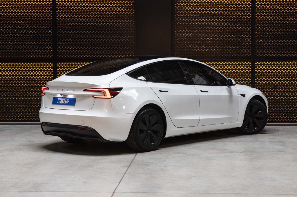 Tesla Model 3 2024 фото 7