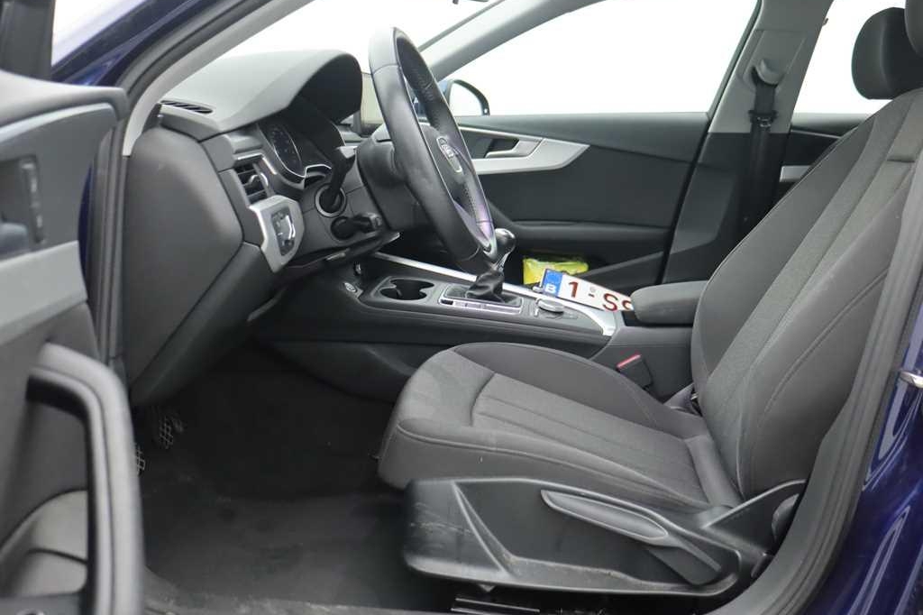 Audi A4 2017 фото 4