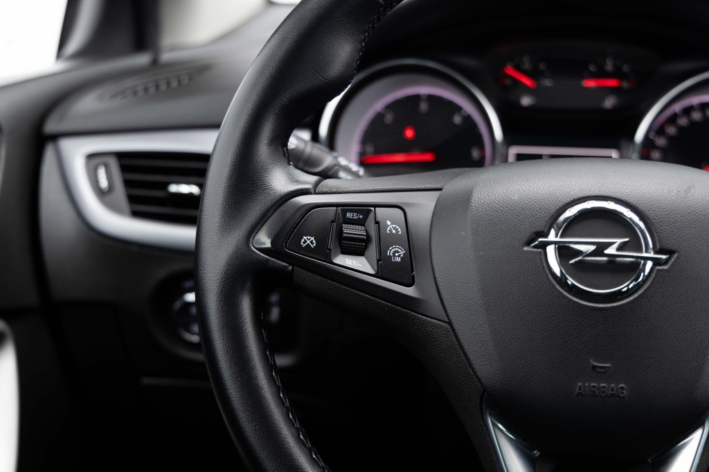 Opel Astra 2017 фото 22