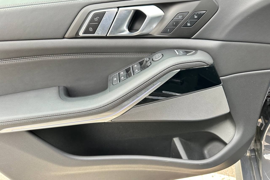 BMW X5 M60i 2024 photo 10