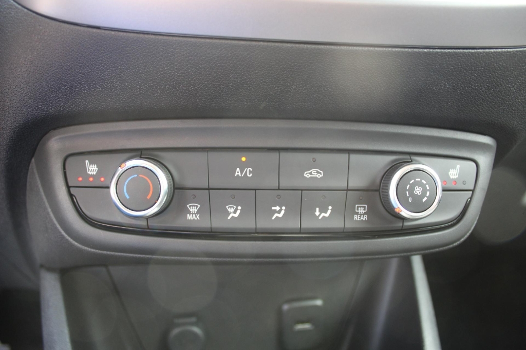 Opel Crossland X 2019 фото 8