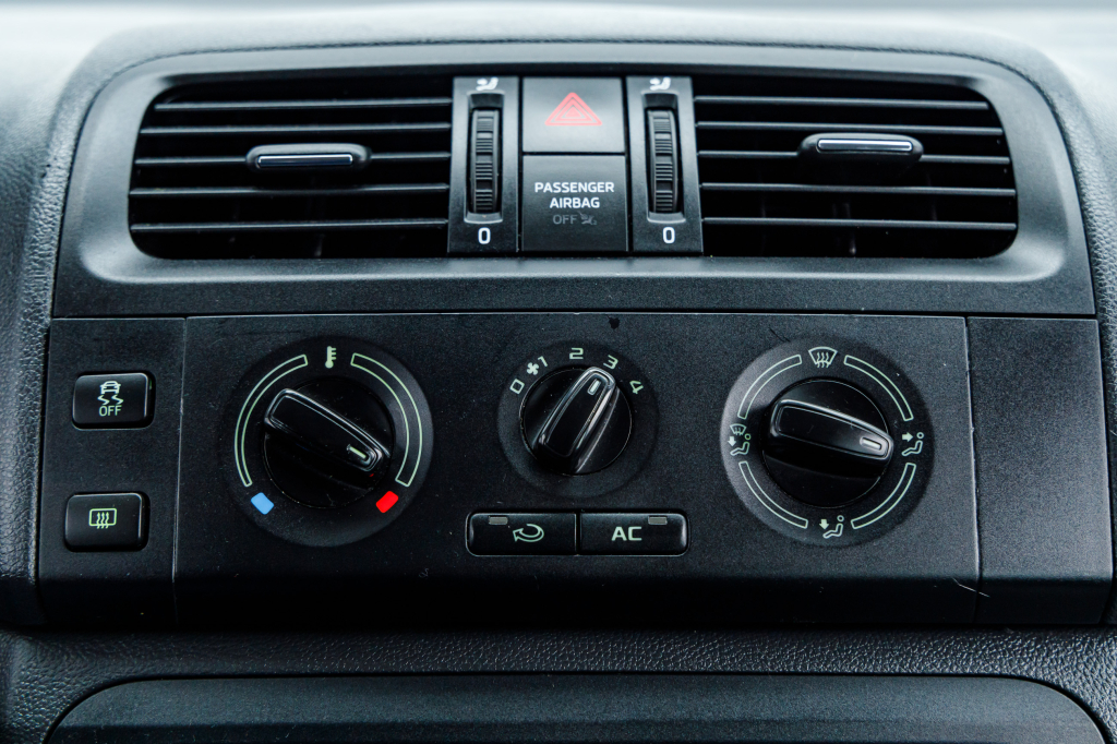 Skoda Fabia 2014 фото 8