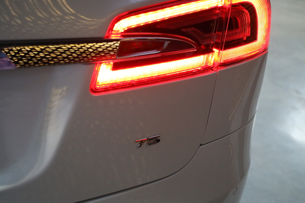 Tesla Model S 2017 фото 7