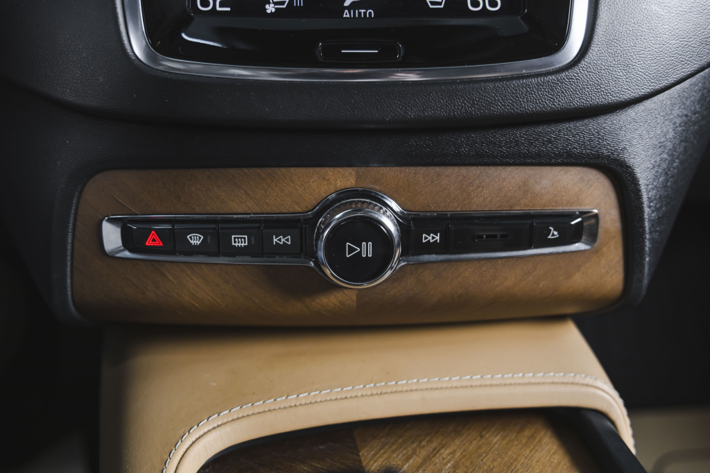 Volvo XC90 2015 photo 27