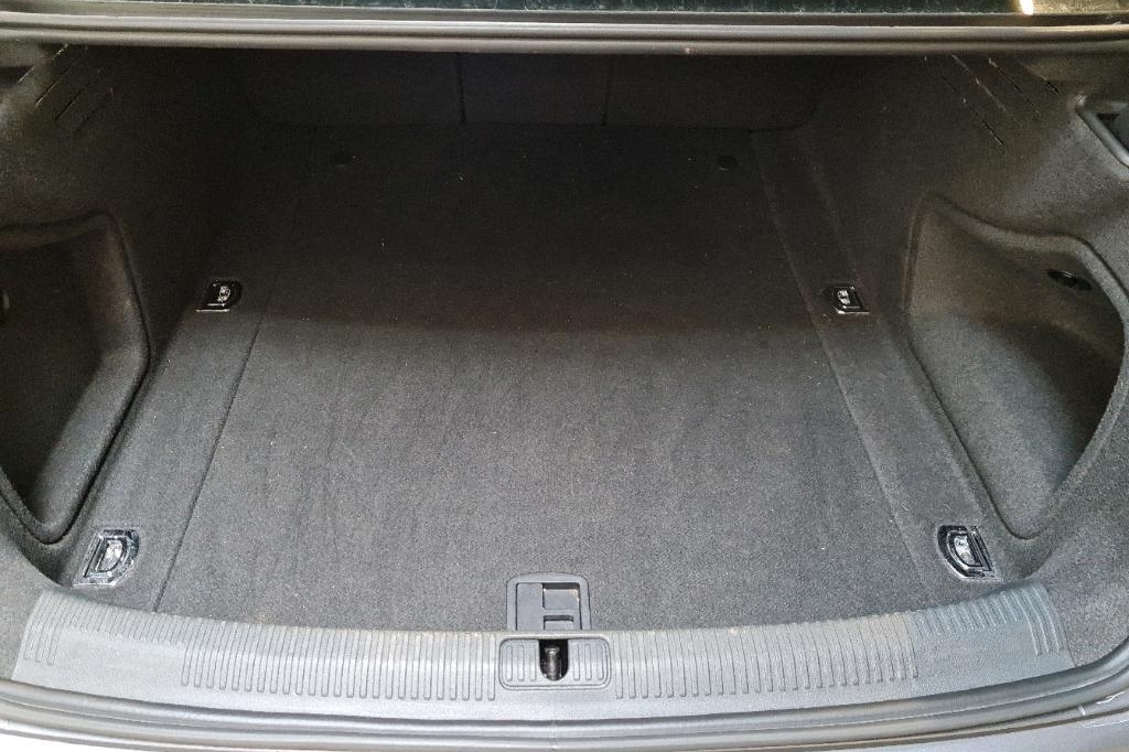 Audi A4 2017 photo 11