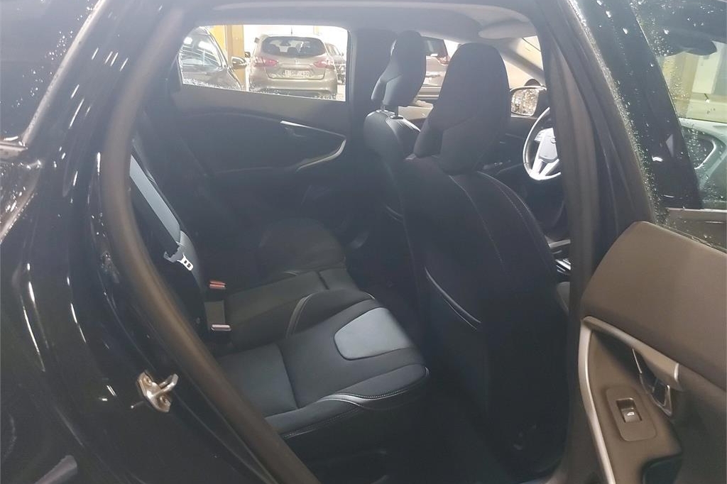 Volvo V40 2019 photo 6