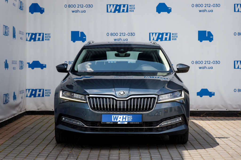 Skoda Superb 2019 photo 1